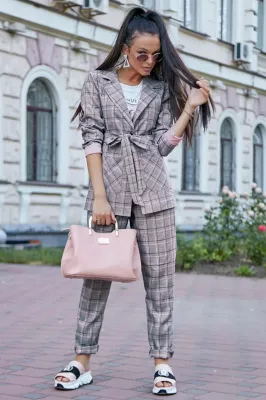 Класичний молодіжний жіночий костюм 1206.3596 сірий