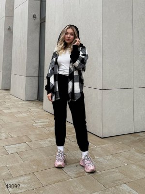 Костюм женский рубашка и джоггеры 43092 черно-белый